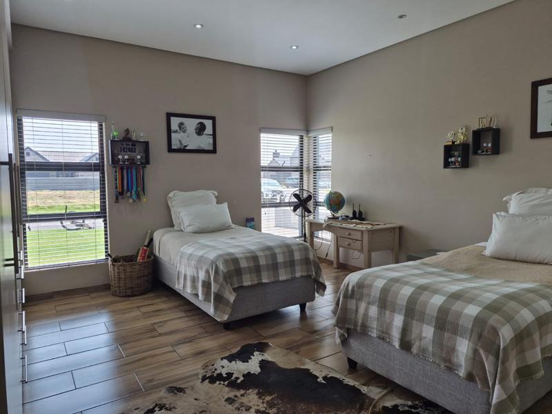 4 Bedroom Property for Sale in Heron Banks Golf Estate Free State